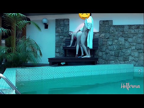 ❤️ Baas noeget faam nei it swimbad, mar koe net wjerstean in hot ❤ Kwaliteitsporno op fy.sexygirlspics.ru ❤